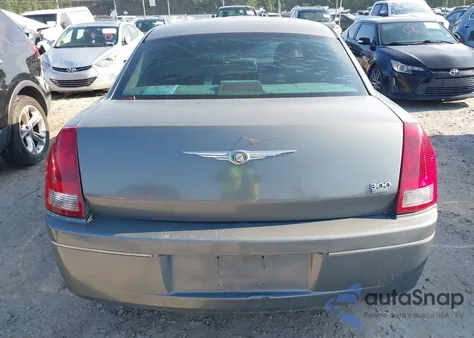 2006 Chrysler 300 Touring z USA, uszkodzony, nr VIN 2C3KA53G06H343492